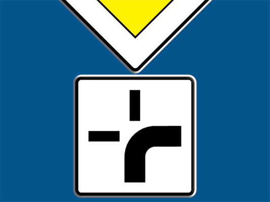 Zusatzschild Abknickende Vorfahrtstra&szlig;e